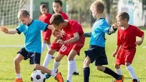 黄奕婚纱自拍美艳动人，笑谈晚婚不靠谱