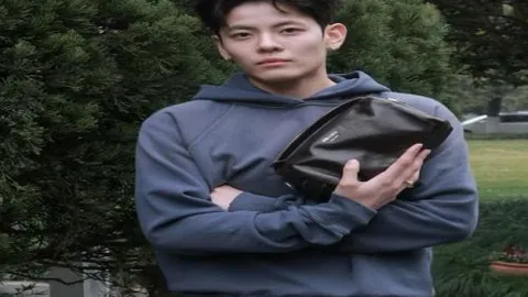 库里37岁再创辉煌，独得52分，家族支持西部第五强势崛起